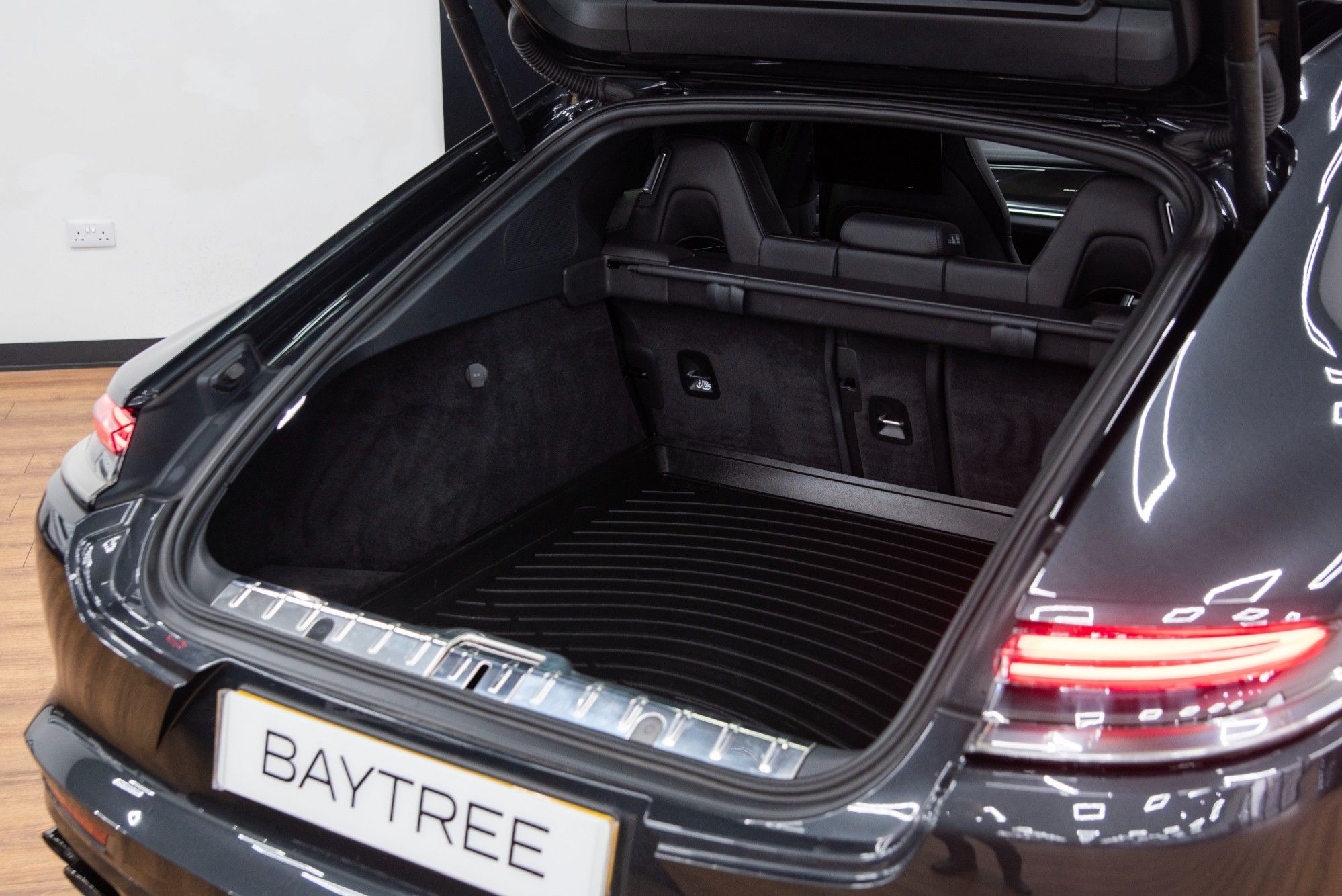 USED 2022 72 PORSCHE PANAMERA 2.9 V6 4 Platinum Edition Saloon  
