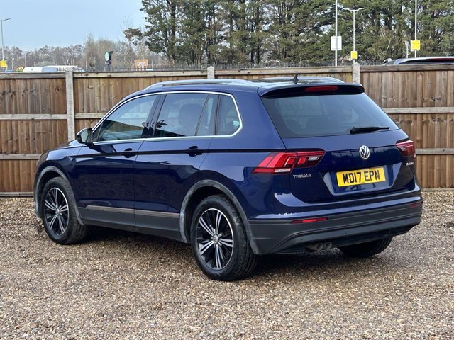 2017 VOLKSWAGEN TIGUAN - Photo 3