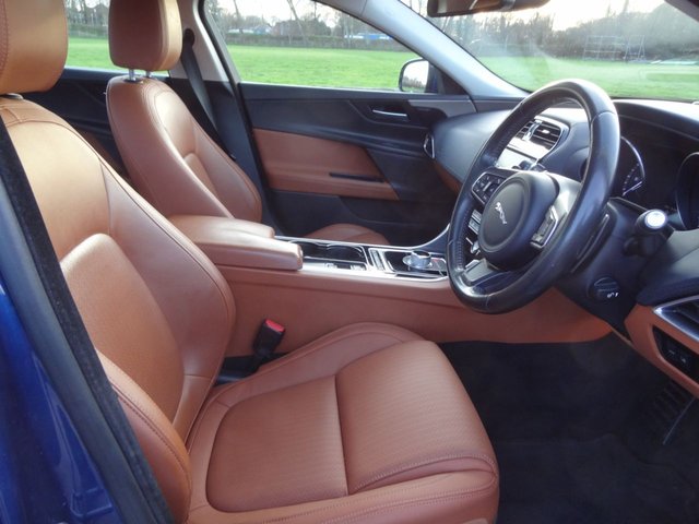 2015 JAGUAR XE - Photo 12