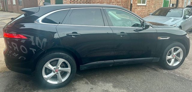 2018 JAGUAR F-PACE 2.0 D165 Prestige SUV 5dr Diesel Manual Euro 6 (s/s) (163 ps) - Photo 4