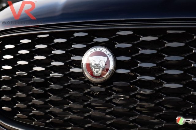 2022 JAGUAR F-PACE - Photo 6