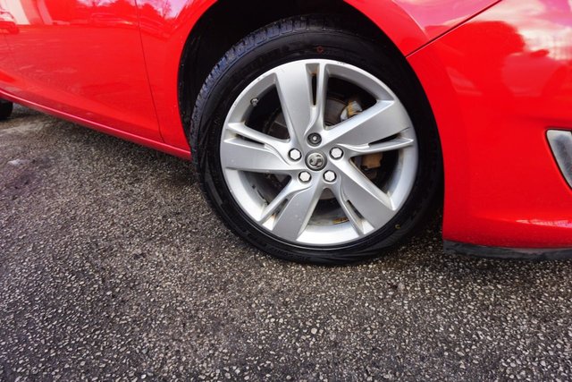 2015 VAUXHALL ASTRA - Photo 4