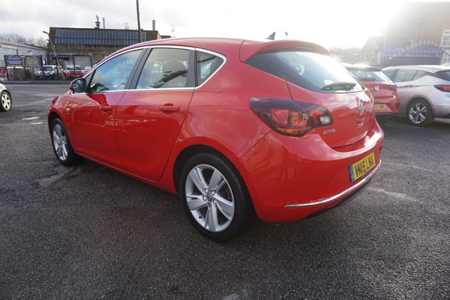 2015 VAUXHALL ASTRA - Photo 11