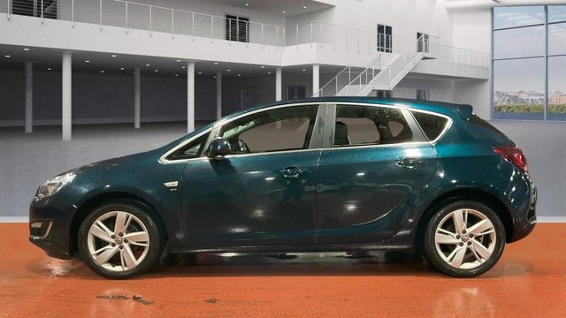 2015 VAUXHALL ASTRA - Photo 12
