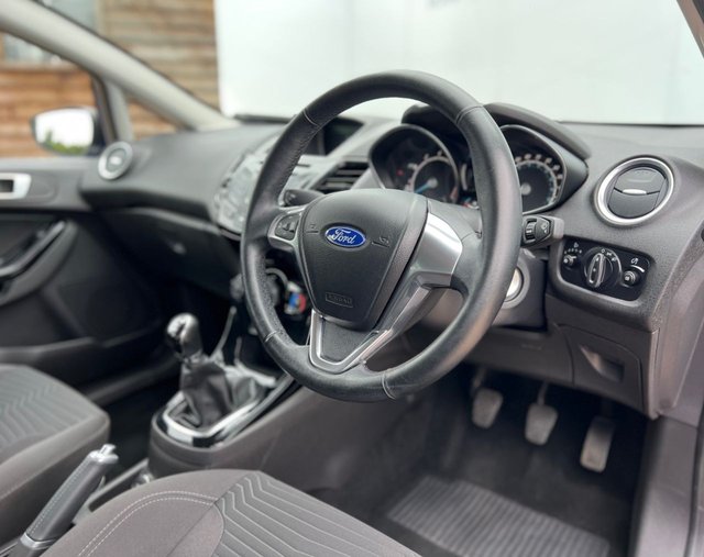 2016 FORD FIESTA 1.0T EcoBoost Zetec Hatchback 5dr Petrol Powershift Euro 6 (100 ps) - Photo 12