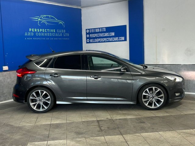 2017 FORD FOCUS - Photo 2