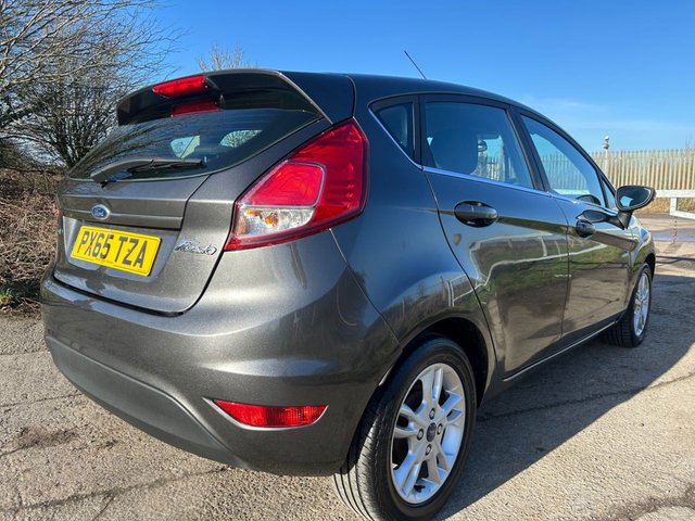 2015 Ford Fiesta 1L Zetec 5dr - Photo 11