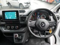 USED 2022 72 RENAULT TRUCKS TRAFIC 2.0 BLUEDCI 150 BHP LONG LOW LOADER RED EDITION  RED EDITION | LUTON LOW LOADER | AIR CON