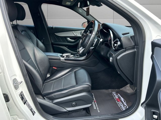 2016 MERCEDES-BENZ GLC 2.1 GLC250d AMG Line (Premium Plus) SUV 5dr Diesel G-Tronic 4MATIC Euro 6 (s/s) (204 ps) - Photo 11