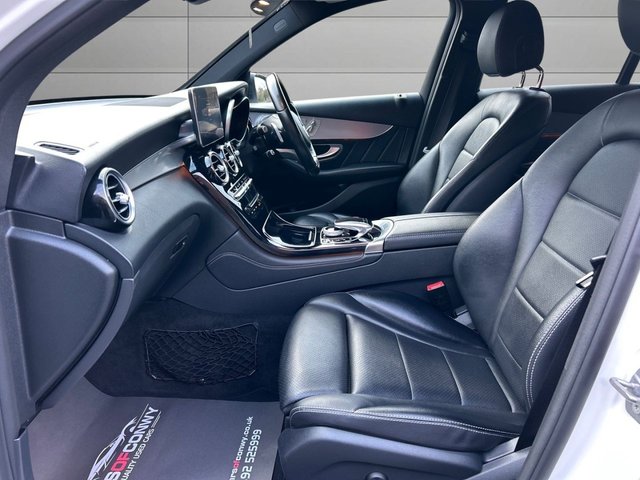 2016 MERCEDES-BENZ GLC 2.1 GLC250d AMG Line (Premium Plus) SUV 5dr Diesel G-Tronic 4MATIC Euro 6 (s/s) (204 ps) - Photo 12