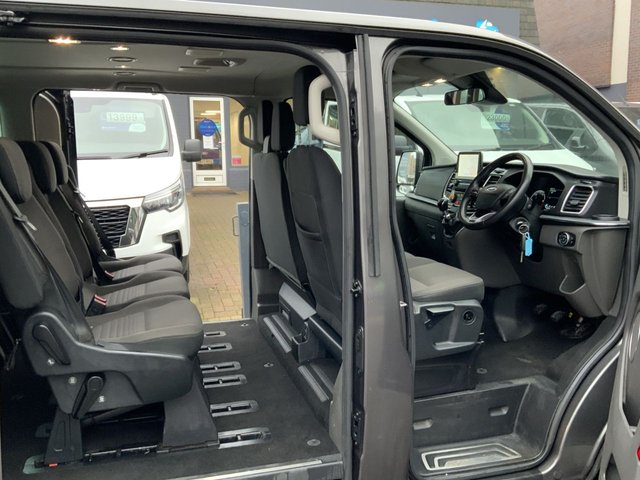 2022 Ford Tourneo Custom 2L Titanium 5dr - Photo 10