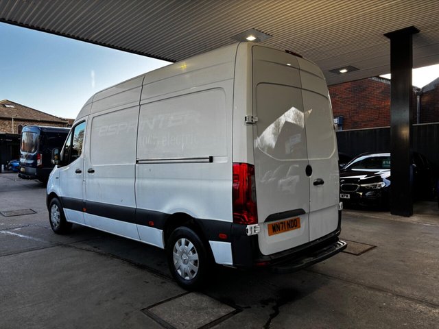 Mercedes-Benz eSprinter 55kWh Progressive Auto FWD L2 H2 5dr 20kW Charger - Photo 10