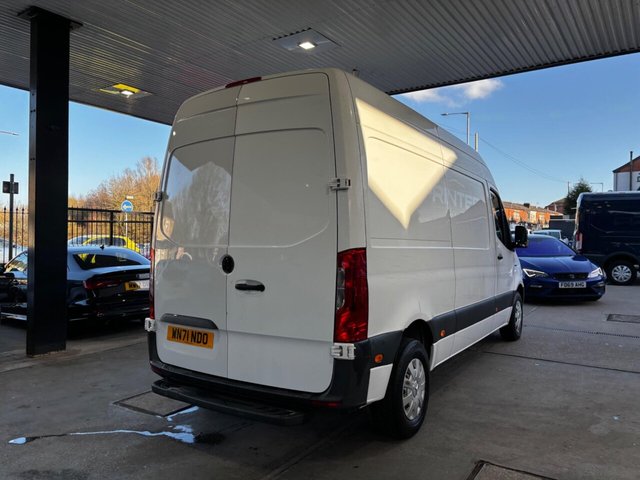 Mercedes-Benz eSprinter 55kWh Progressive Auto FWD L2 H2 5dr 20kW Charger - Photo 12