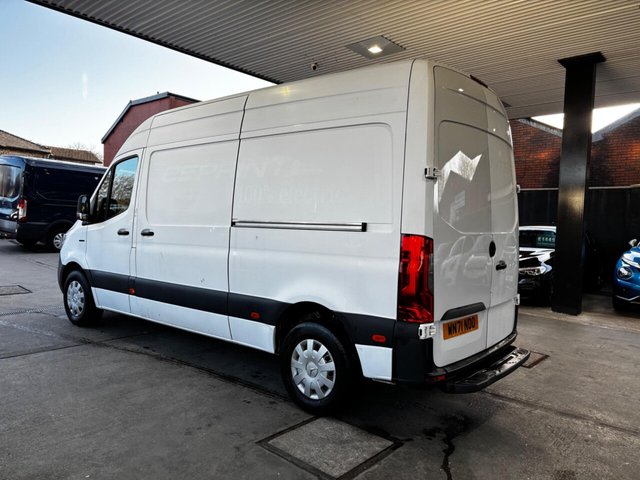 Mercedes-Benz eSprinter 55kWh Progressive Auto FWD L2 H2 5dr 20kW Charger - Photo 8