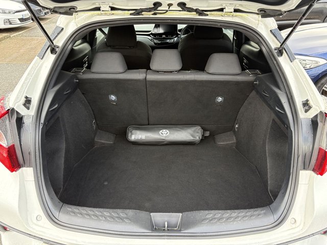 2018 TOYOTA C-HR - Photo 11
