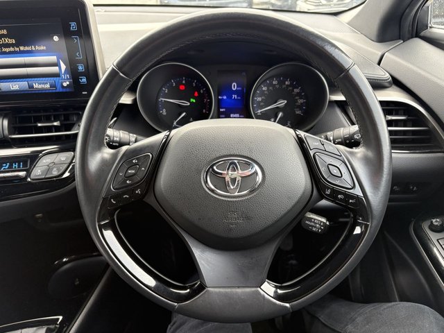 2018 TOYOTA C-HR - Photo 12
