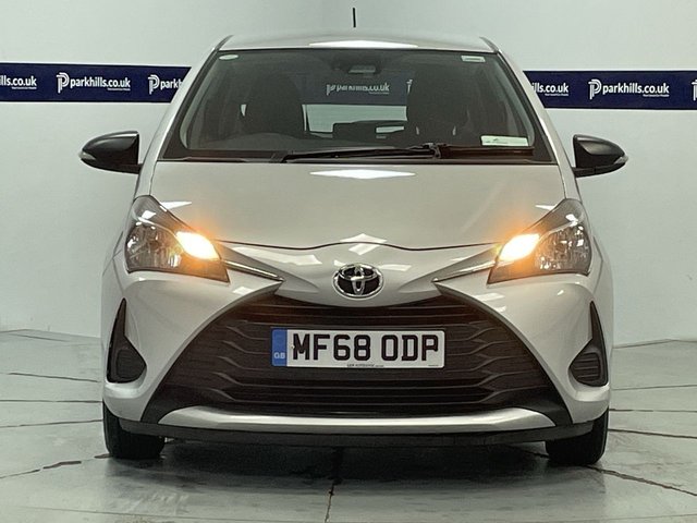 2018 TOYOTA YARIS - Photo 8