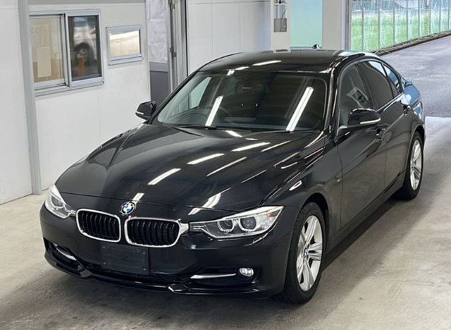 View our BMW 3 Series 2.0 320i Sport Saloon 4dr Petrol Auto Euro 6 (s/s) (184 ps)