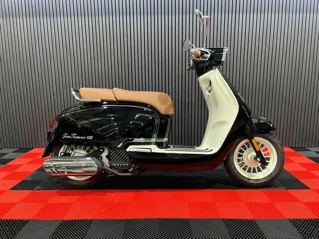 View our ROYAL ALLOY GT2 125 ELEGANCE