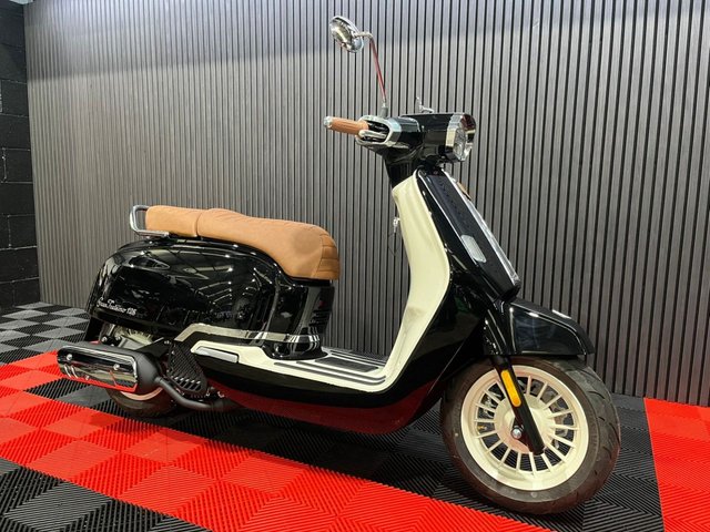 View our ROYAL ALLOY GT2 125 ELEGANCE