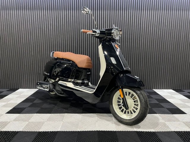 View our ROYAL ALLOY GT2 125 ELEGANCE