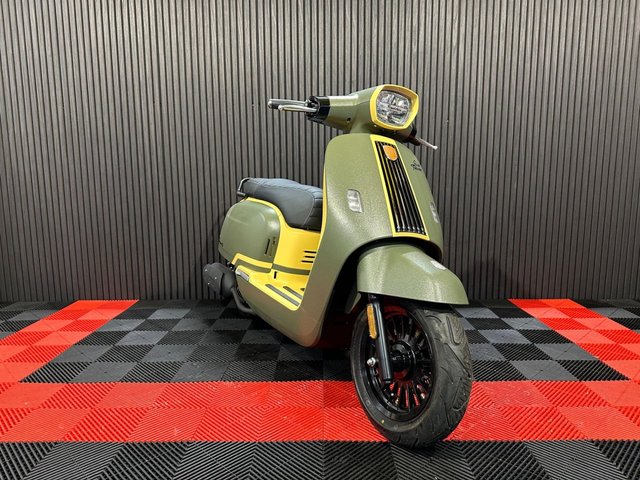 View our ROYAL ALLOY GT2 125 FUN