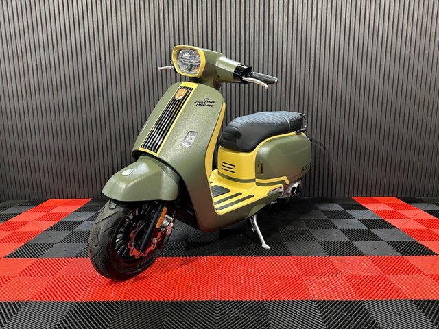 View our ROYAL ALLOY GT2 125 FUN