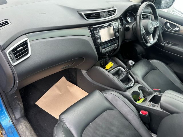 2017 NISSAN QASHQAI 1.6 dCi Tekna SUV 5dr Diesel Manual 4WD Euro 6 (s/s) (130 ps) - Photo 12