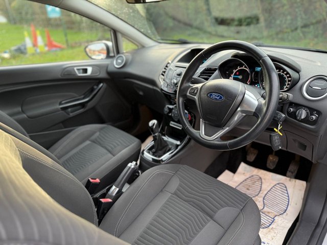 2014 Ford Fiesta 1.4L Zetec 5dr - Photo 8