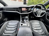 USED 2018 68 VOLKSWAGEN TOUAREG 3.0 TDI V6 R-Line SUV 5dr Diesel Tiptronic 4Motion Euro 6 (s/s) (286 ps) Award Winning Used Car Dealer Essex