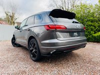 USED 2018 68 VOLKSWAGEN TOUAREG 3.0 TDI V6 R-Line SUV 5dr Diesel Tiptronic 4Motion Euro 6 (s/s) (286 ps) Award Winning Used Car Dealer Essex