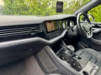 USED 2018 68 VOLKSWAGEN TOUAREG 3.0 TDI V6 R-Line SUV 5dr Diesel Tiptronic 4Motion Euro 6 (s/s) (286 ps) Award Winning Used Car Dealer Essex