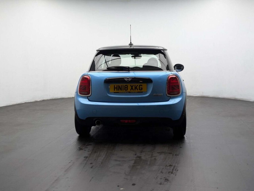 Used 2018 18 MINI HATCH 1.5 Cooper Hatchback 3dr Petrol Manual Euro 6 (s/s) (136 ps) HEATED F SEATS + PARK DIST CONTROL CLICK & COLLECT/HOME DELIVERY