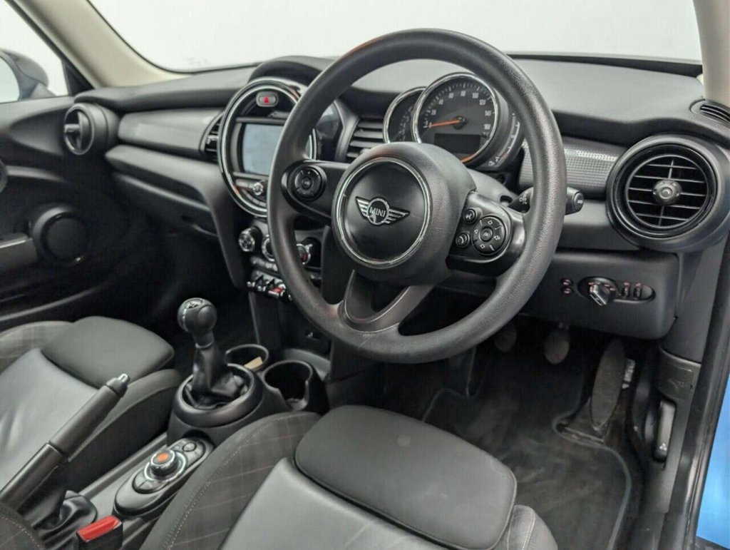 Used 2018 18 MINI HATCH 1.5 Cooper Hatchback 3dr Petrol Manual Euro 6 (s/s) (136 ps) HEATED F SEATS + PARK DIST CONTROL CLICK & COLLECT/HOME DELIVERY