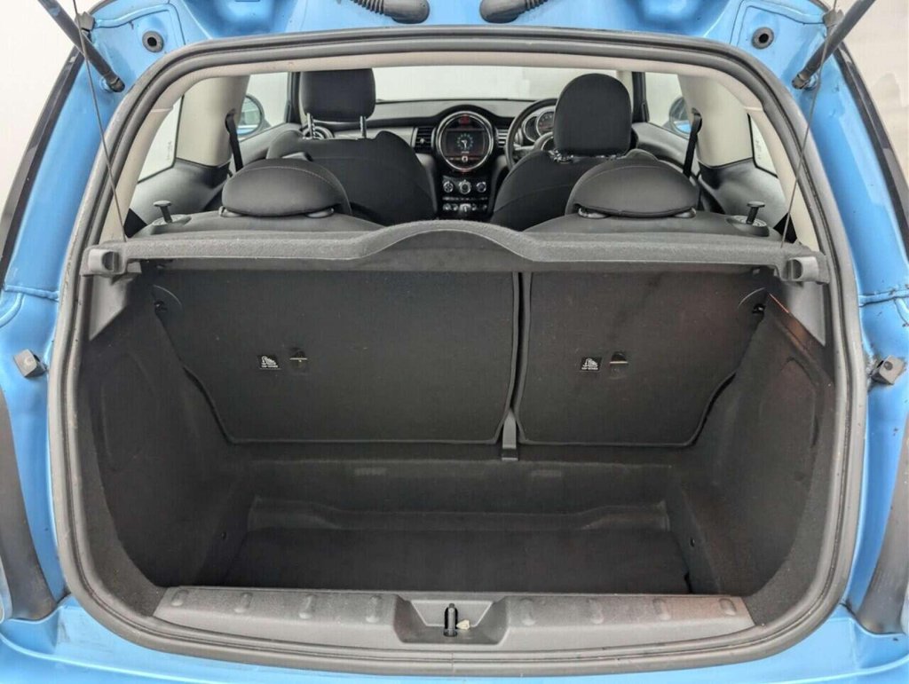 Used 2018 18 MINI HATCH 1.5 Cooper Hatchback 3dr Petrol Manual Euro 6 (s/s) (136 ps) HEATED F SEATS + PARK DIST CONTROL CLICK & COLLECT/HOME DELIVERY
