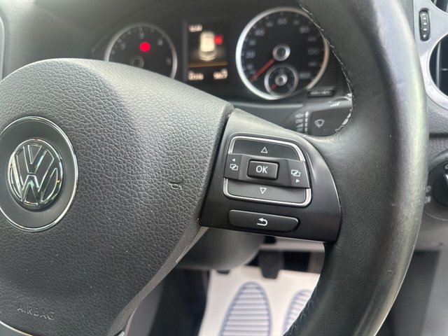 2016 VOLKSWAGEN TIGUAN 2.0 TDI BlueMotion Tech Match Edition SUV 5dr Diesel Manual 2WD Euro 6 (s/s) (150 ps) - Photo 4