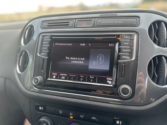 2016 VOLKSWAGEN TIGUAN 2.0 TDI BlueMotion Tech Match Edition SUV 5dr Diesel Manual 2WD Euro 6 (s/s) (150 ps) - Photo 8