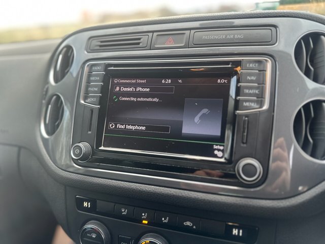 2016 VOLKSWAGEN TIGUAN 2.0 TDI BlueMotion Tech Match Edition SUV 5dr Diesel Manual 2WD Euro 6 (s/s) (150 ps) - Photo 10