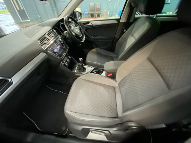 2019 VOLKSWAGEN TIGUAN (2019) - Photo 5