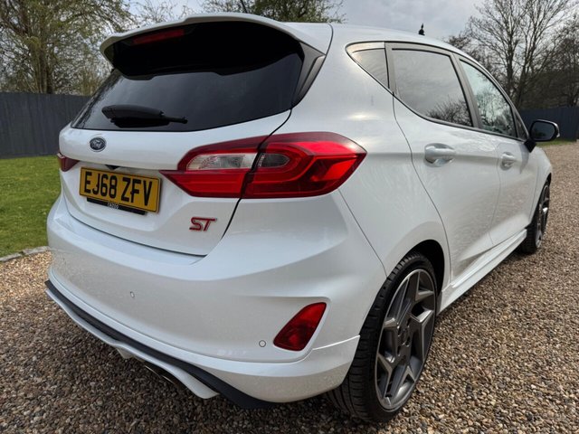 2018 FORD FIESTA - Photo 9