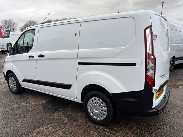 2020 Ford Transit Custom 2L Leader 5dr - Photo 8