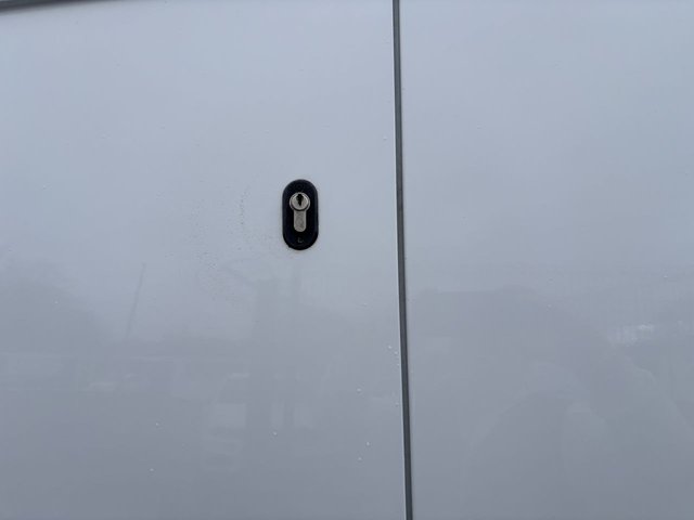 2020 Ford Transit Custom 2L Leader 5dr - Photo 9