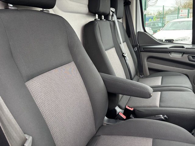 2020 Ford Transit Custom 2L Leader 5dr - Photo 11