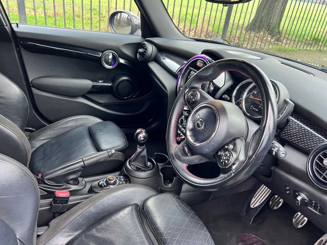 2019 MINI Hatch 2L Cooper S Sport 5dr - Photo 2