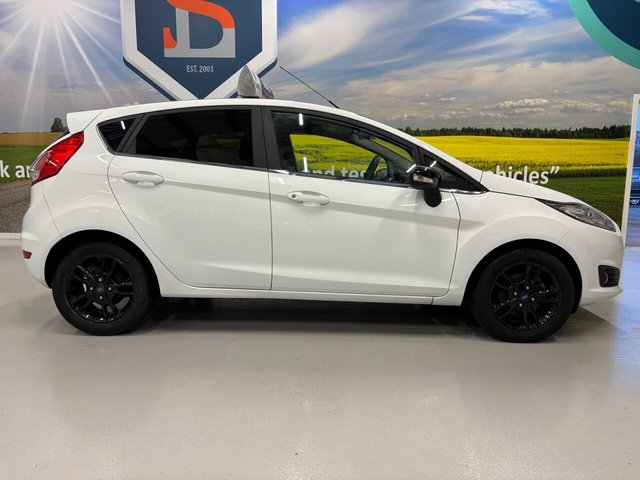 2016 Ford Fiesta 1L Zetec White Edition 5dr - Photo 4