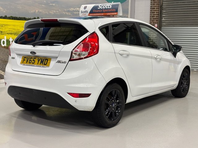 2016 Ford Fiesta 1L Zetec White Edition 5dr - Photo 5