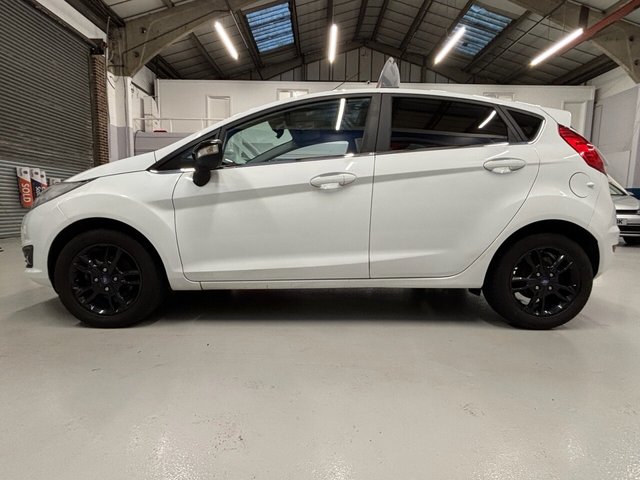2016 Ford Fiesta 1L Zetec White Edition 5dr - Photo 8
