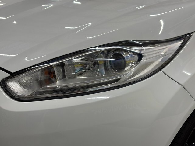 2016 Ford Fiesta 1L Zetec White Edition 5dr - Photo 10