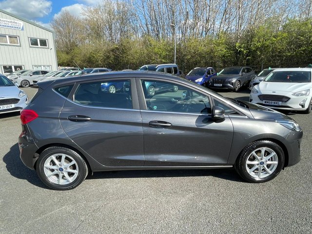 2017 Ford Fiesta 1L Zetec 5dr - Photo 2