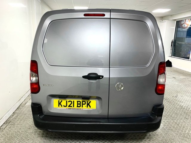 2021 Vauxhall Combo 1.5L Edition 4dr - Photo 8
